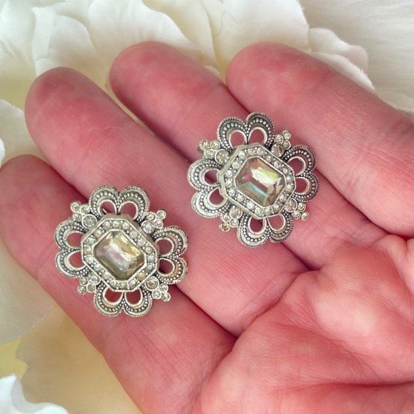 Vintage Avon Crystal Earrings Silver Plated Clip Ons - Picture 2 of 4